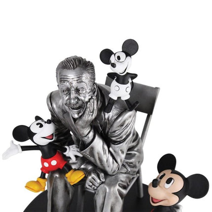 Walt  Disneywith Mickey through the years Statue Enesco 30 cm