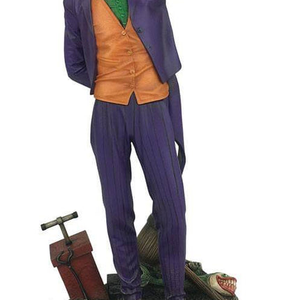 The Joker DC Comic Gallery PVC Diorama  Statue 23 cm
